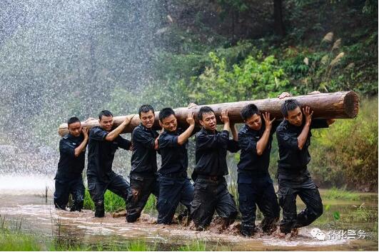 【基层民警谈政治建警】让奋斗彰显吾辈党心