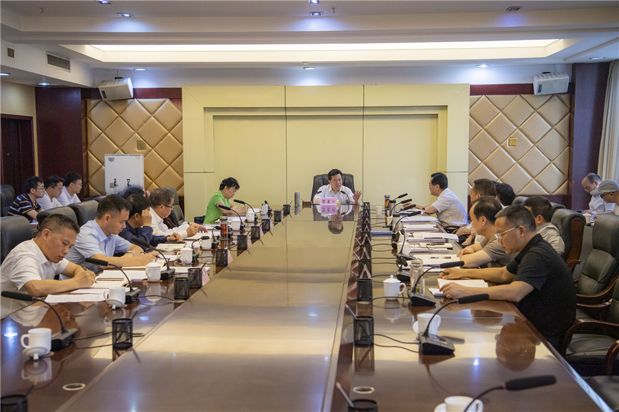 6月1日上午,市委副书记,代市长黎春秋主持召开会议,对当前各项工作