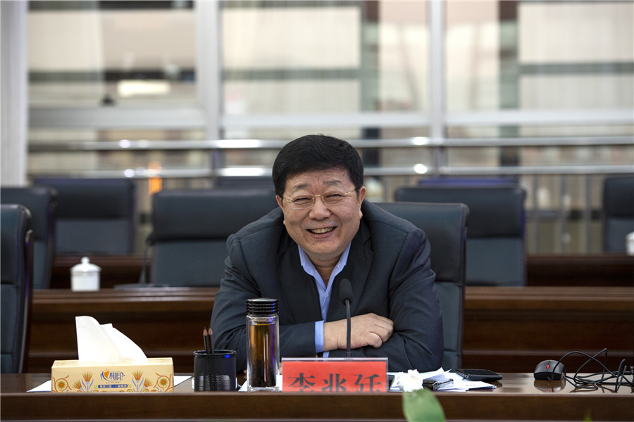 方兆董事长_董事长办公室图片