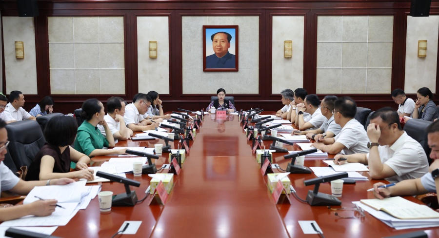 韦朝晖主持召开城市建设管理工作专题会议暨2026年鹤中一体化发展领导小组第二次会议