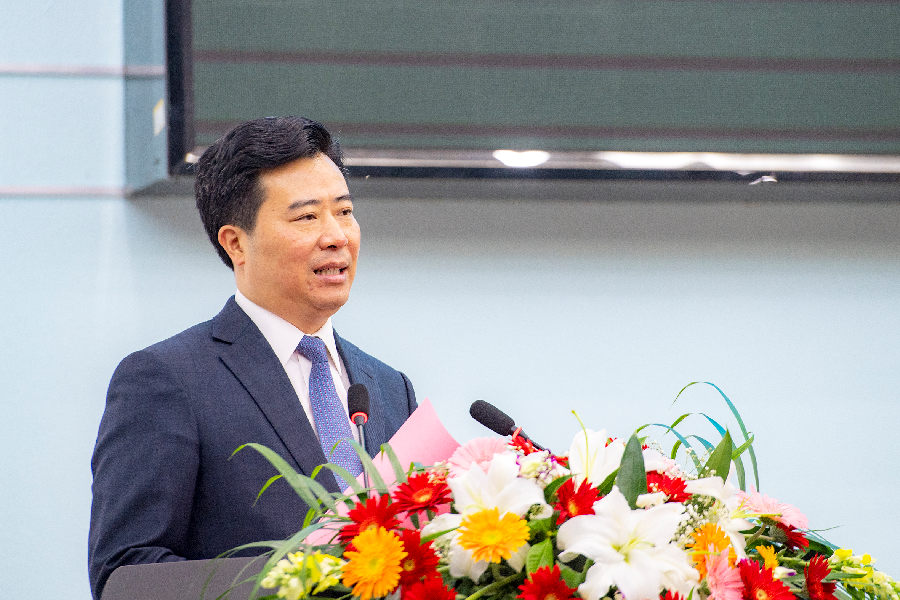 国家中医药管理局副局长孙达在怀化会场致辞.