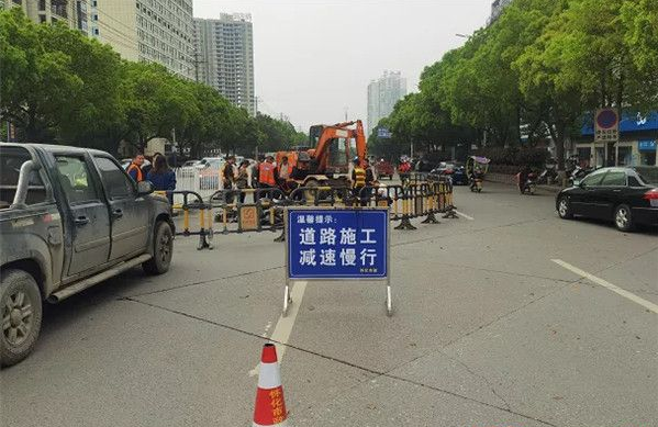 怀化市区有多少人口_怀化城区旺秀山苑小区路口成垃圾场(3)