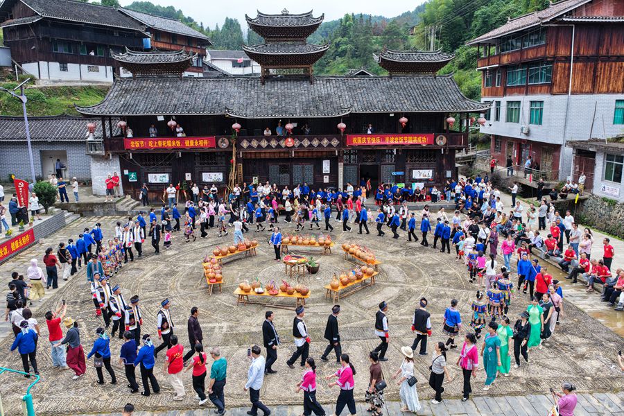 通道半坡村侗族岩饭非遗文化节糯香迎客.jpg