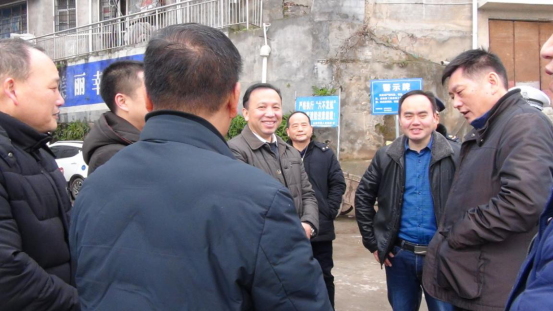 麻阳县县长李仕忠检查指导春运安全生产工作