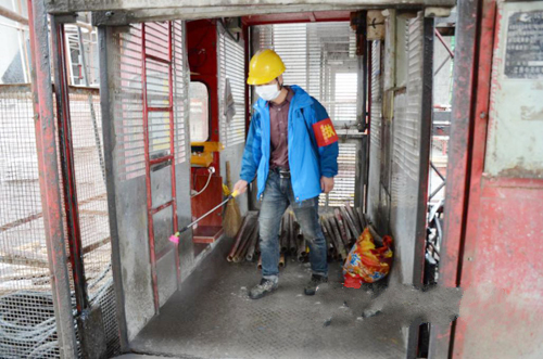 新闻中心 县市区动态连日来,溆浦县大盛龙泊湾项目建设工地,机器轰鸣