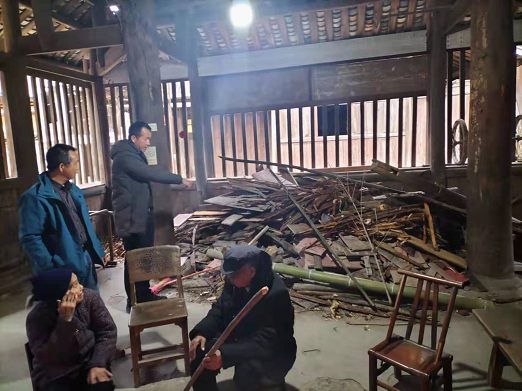 通道县陇城镇:干群齐上阵 巩牢防火"安全墙"