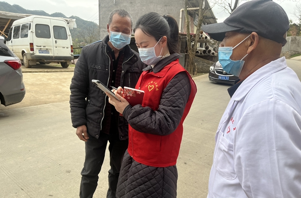 临近清明时节,溆浦县均坪镇扎实开展疫情防控和森林防火工作,连日来的