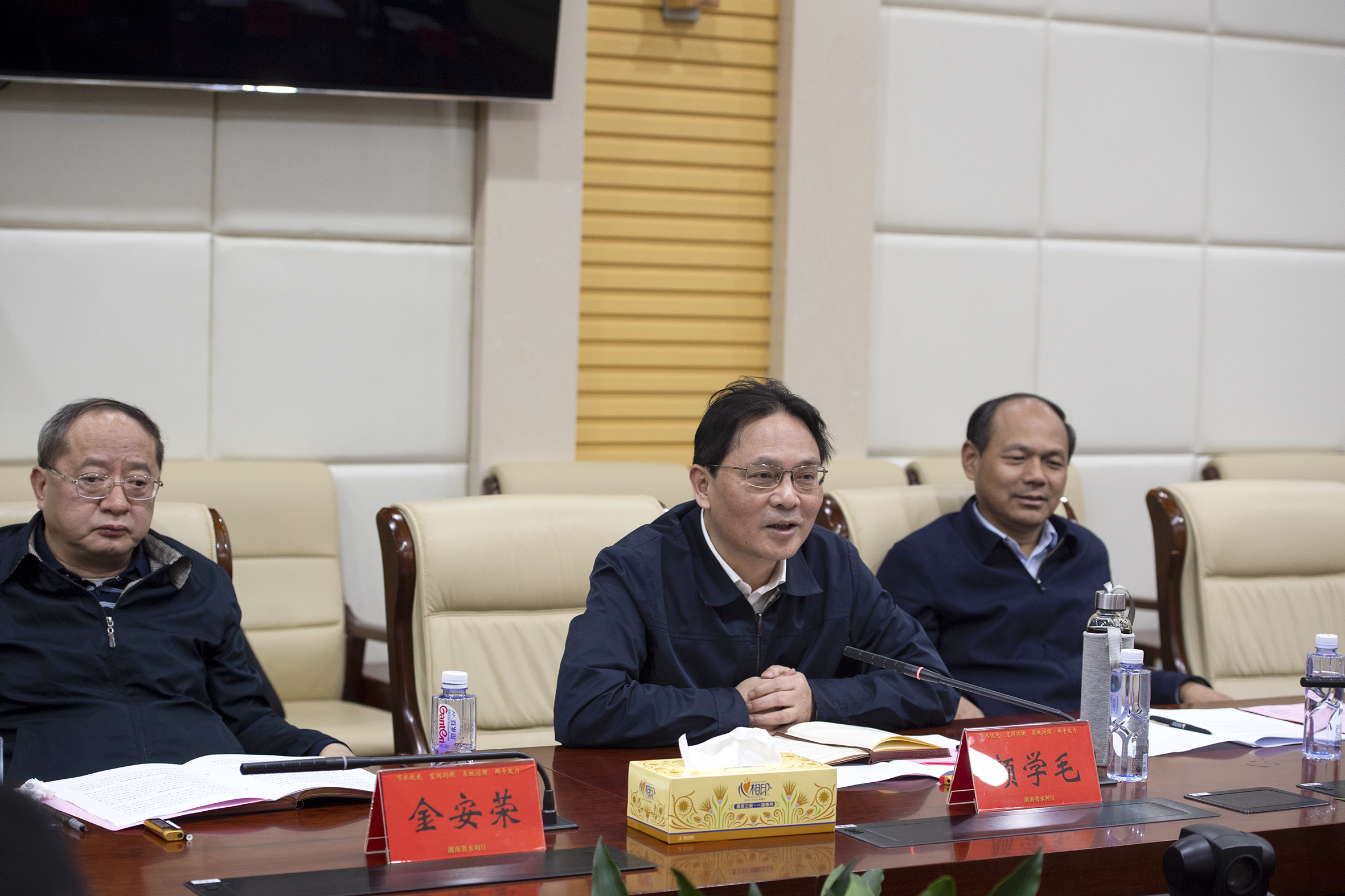 省水利厅党组书记,厅长颜学毛讲话(以上照片均由记者 杨智伟 摄)