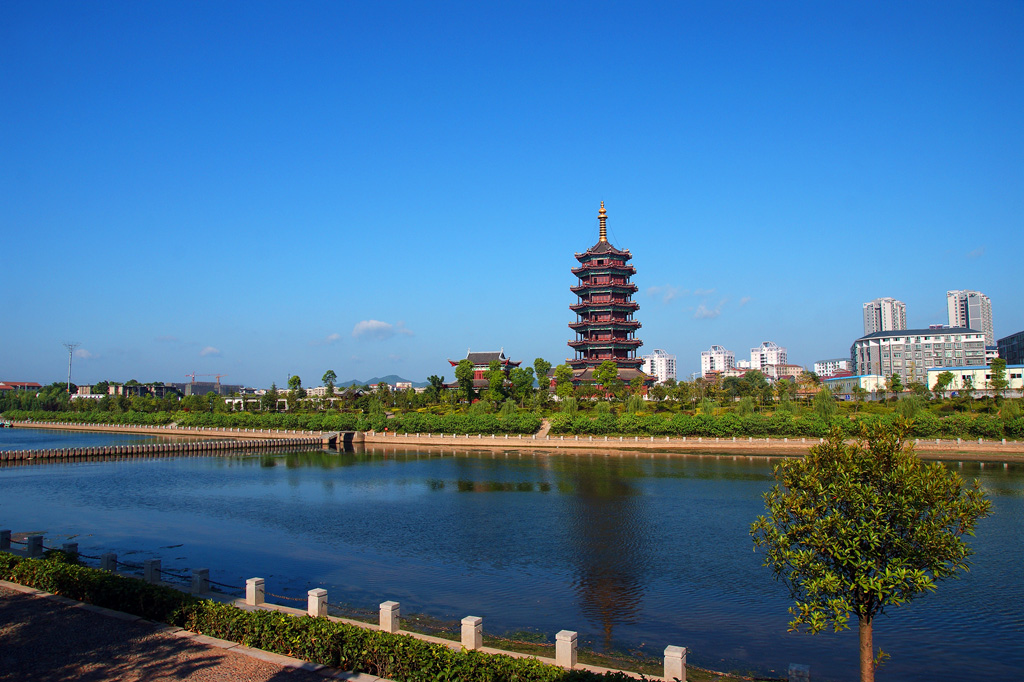 鹤城长效落实河长制 共建幸福生态城