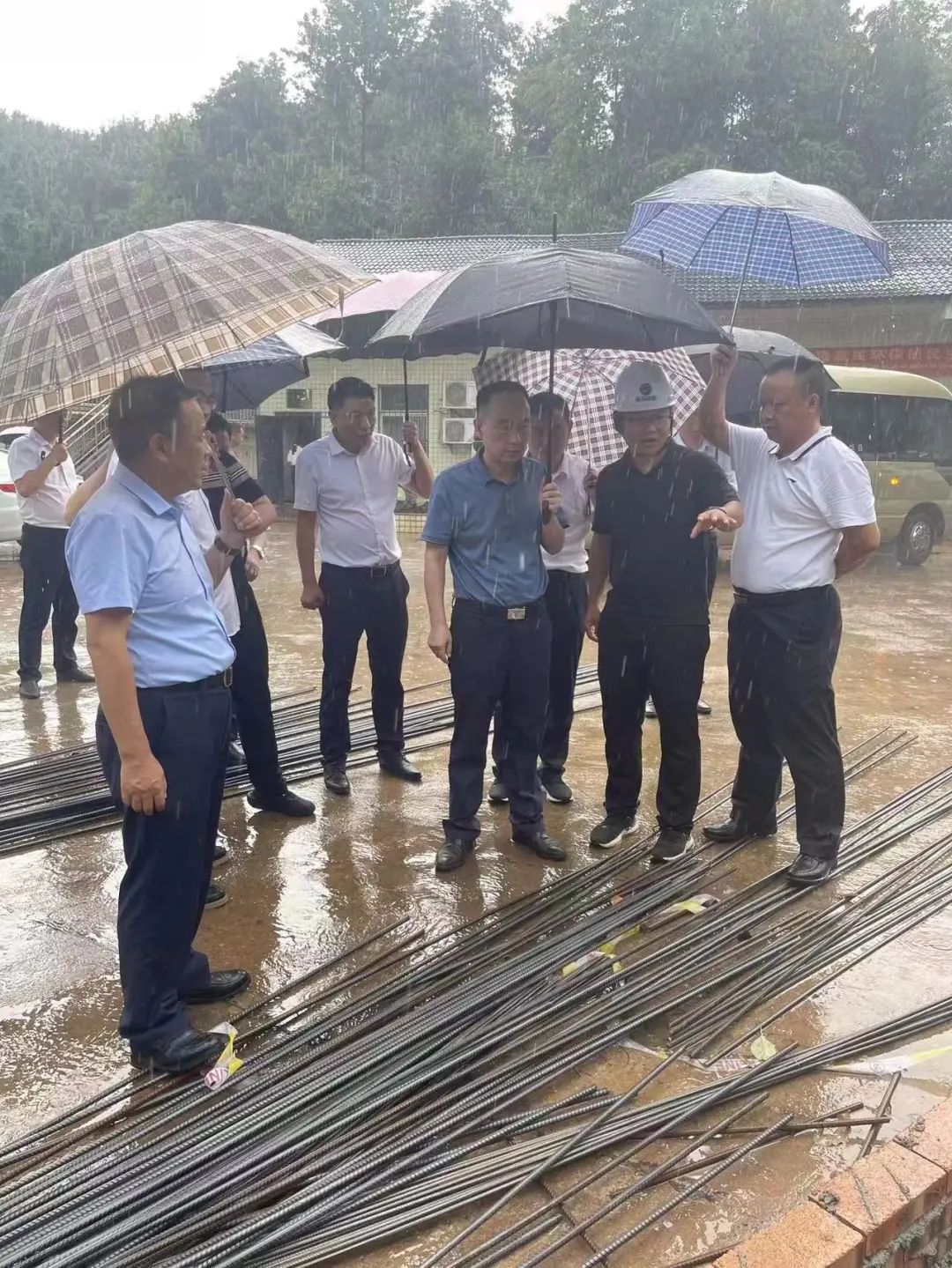 利剑行动写好一个恒字唐浩然持续深入一线督整改