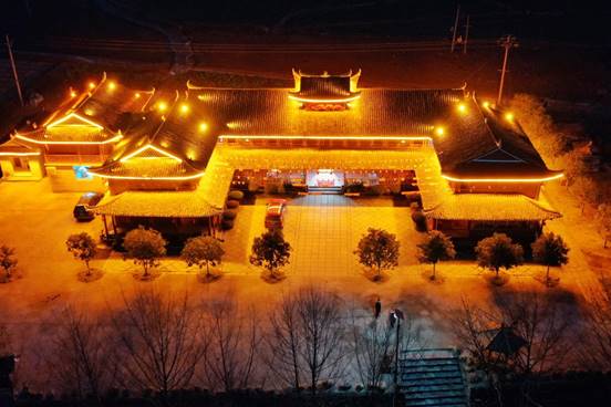 说明: 说明: 七星瑶寨夜景