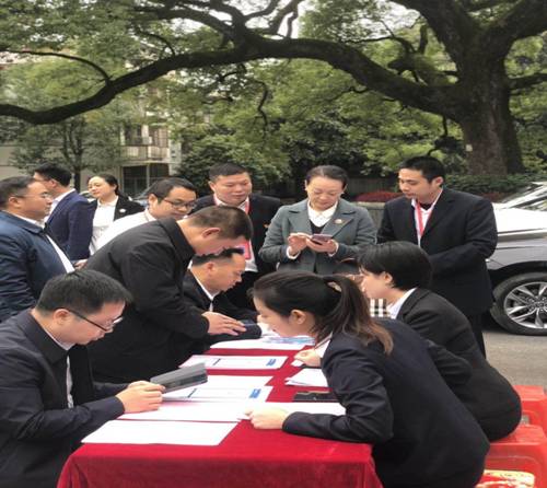 工作,确保人口普查登记工作顺利完成,11月4日下午,县领导马源,王巧兰