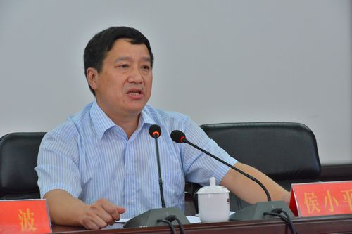 侯小平到溆浦县作人口计生专题辅导报告