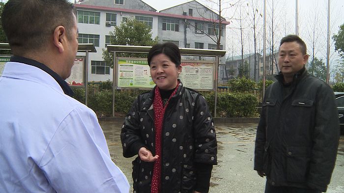 书记丁琼一行来到中方县调研卫生计生工作,县人民政府分管副县长李闯