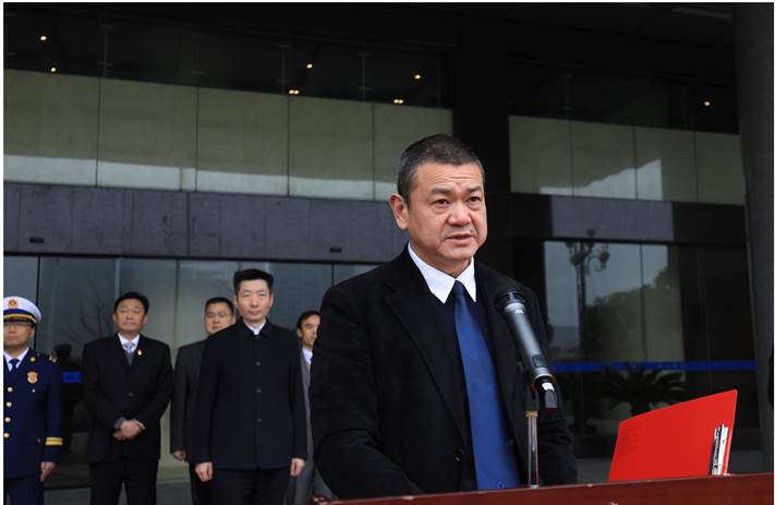 市应急管理局党组书记姚宇在挂牌仪式上做表态发言市应急管理局局长王