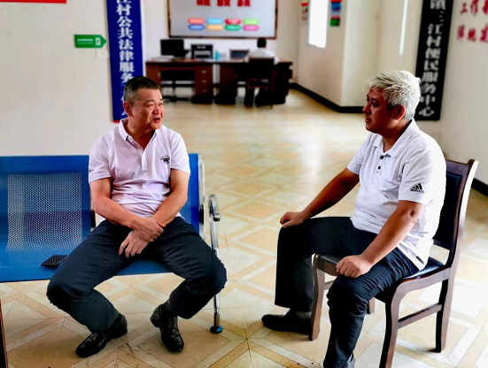 市应急管理局党组书记姚宇看望省厅驻新晃